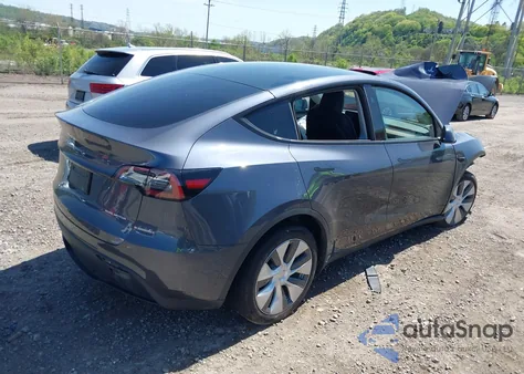 2023 Tesla Model Y Awd/Long Range Dual Motor All-Wheel Drive z USA, uszkodzony, nr VIN 7SAYGDEE8PA191415